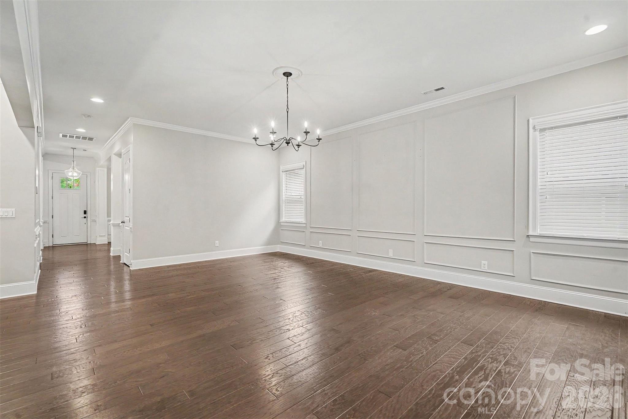 1526 Afton Way Property Photo 11