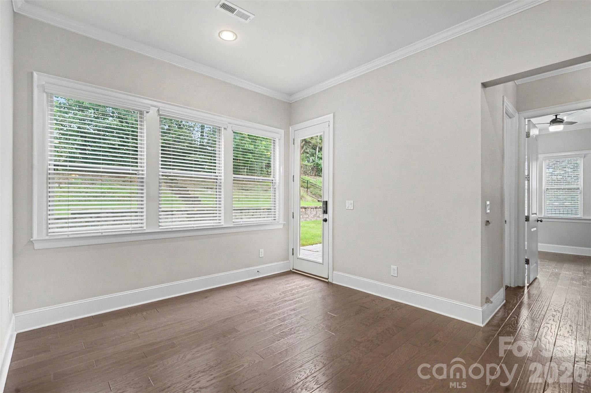 1526 Afton Way Property Photo 18