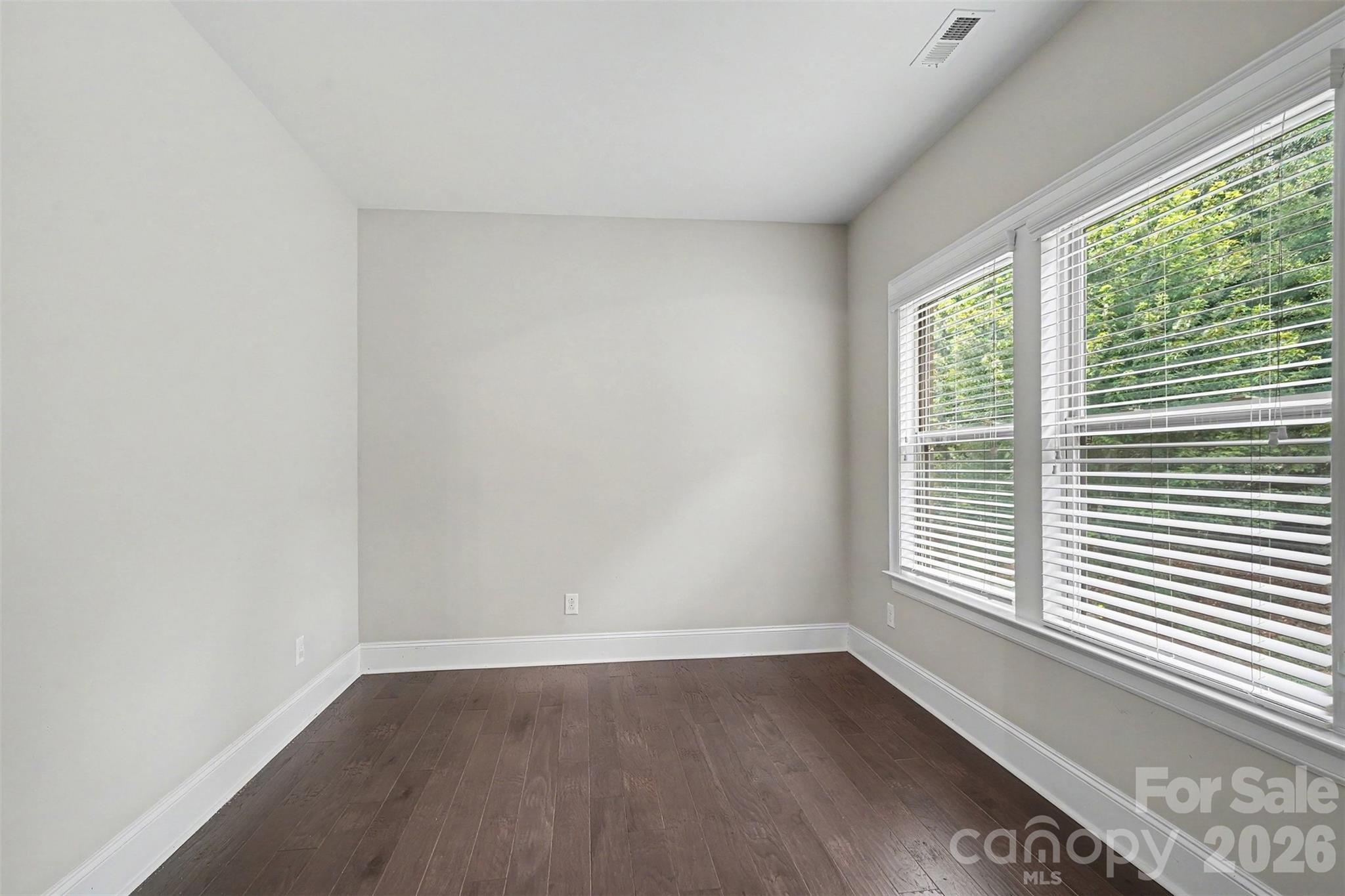 1526 Afton Way Property Photo 25
