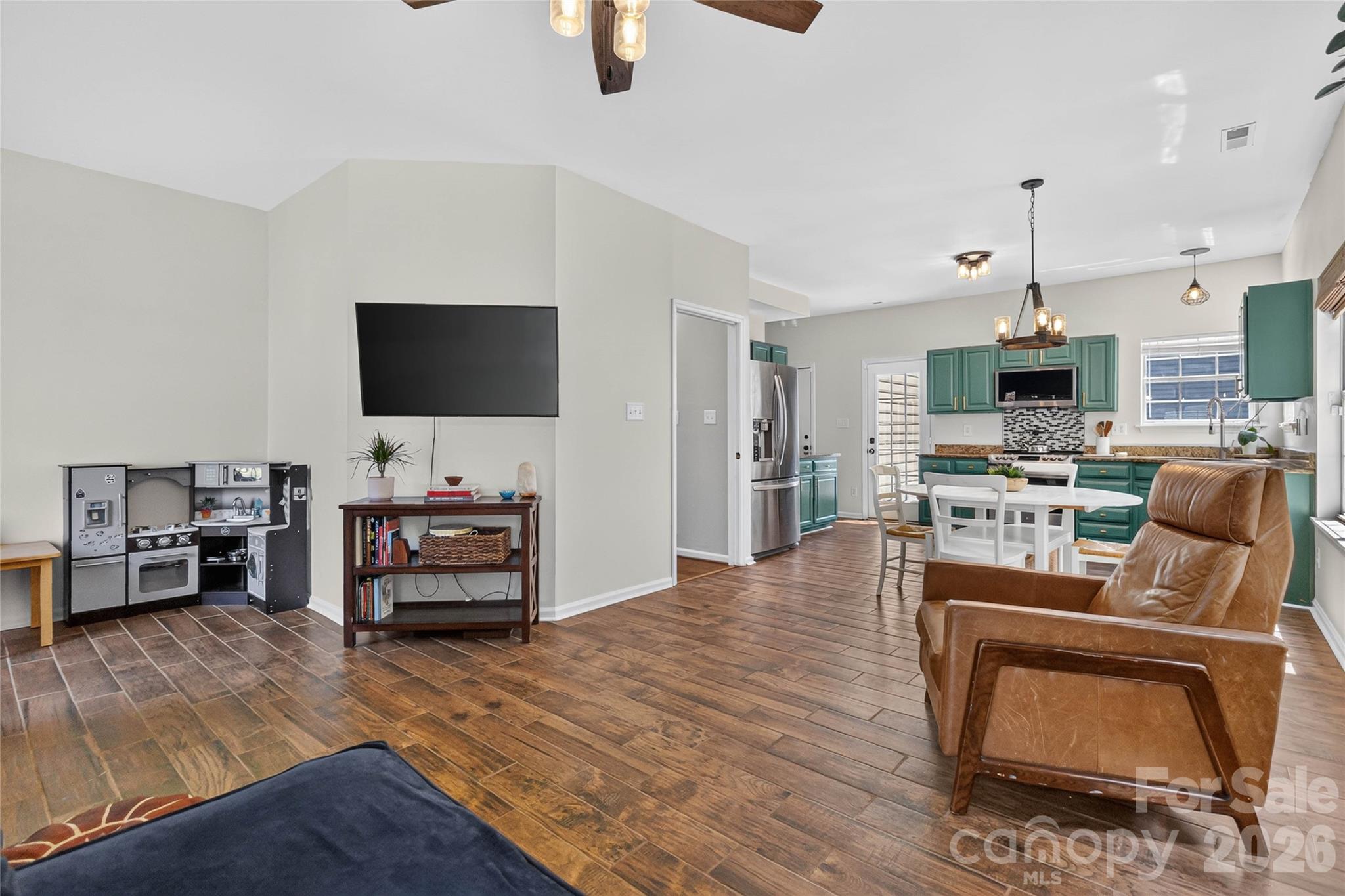 8914 Raven Park Drive Property Photo 15