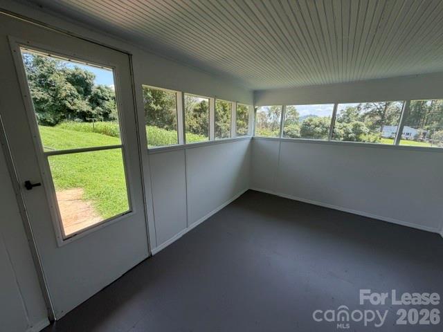 559 Shady Lane Property Photo 8