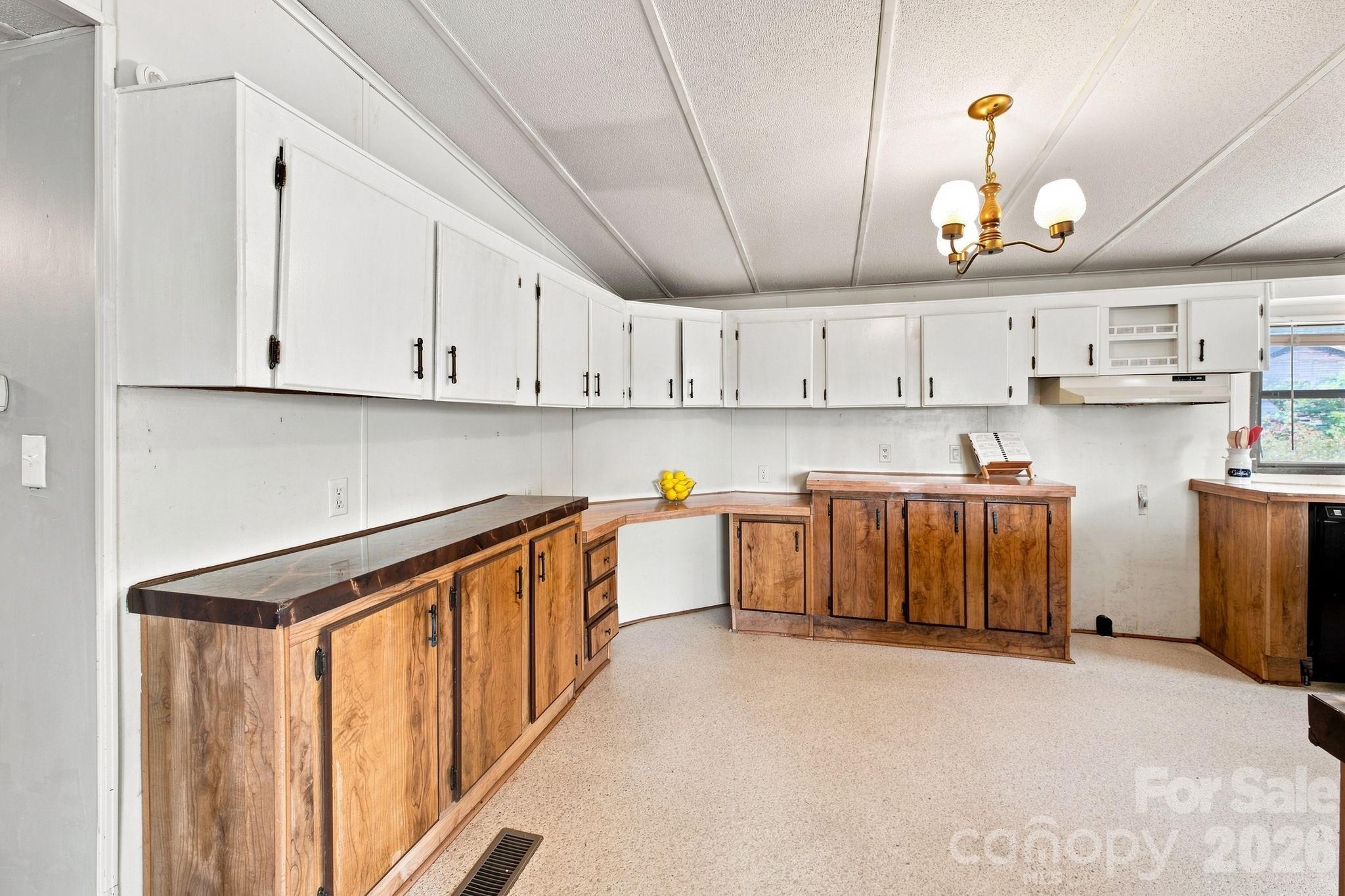 3411 Yount Road Property Photo 9