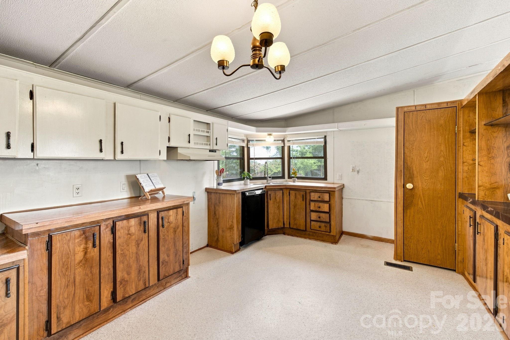3411 Yount Road Property Photo 10