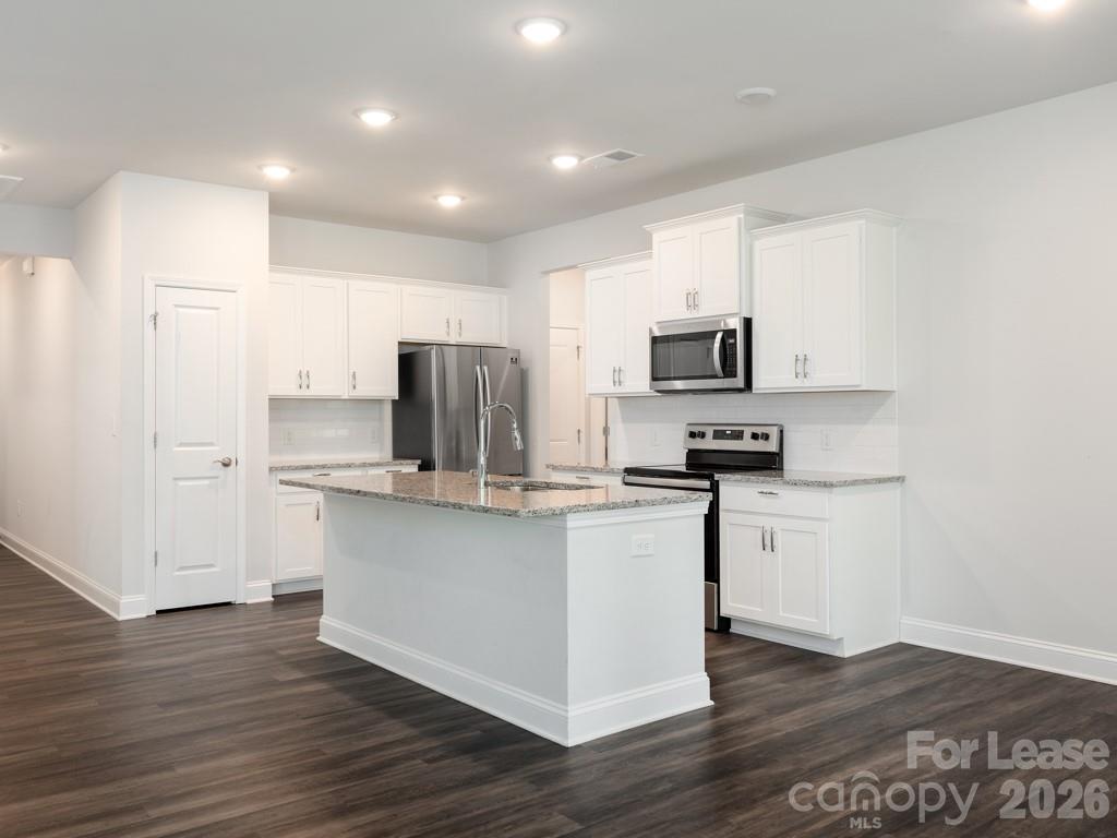 4512 Grove Manor Drive Property Photo 4