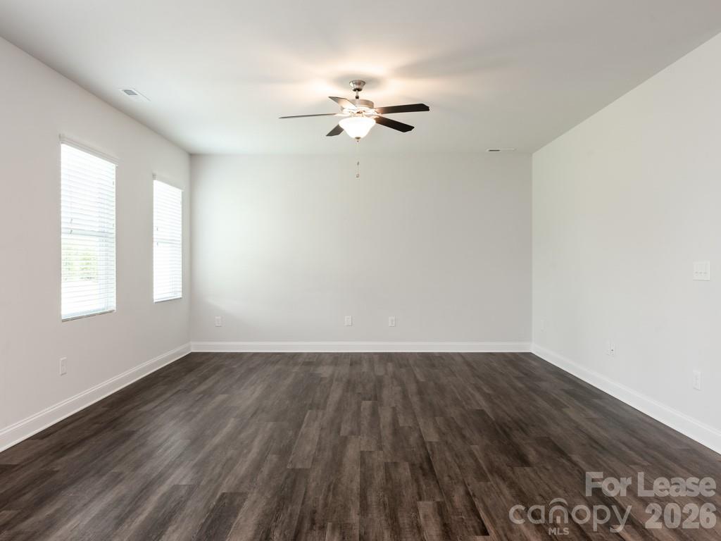 4512 Grove Manor Drive Property Photo 7