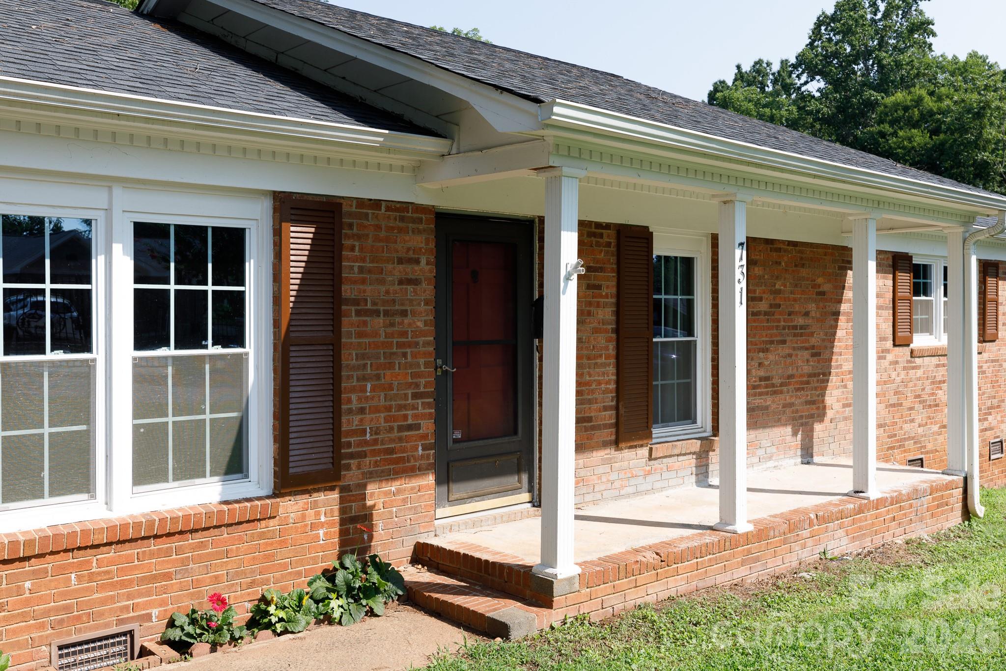 731 Level Street Property Photo 3