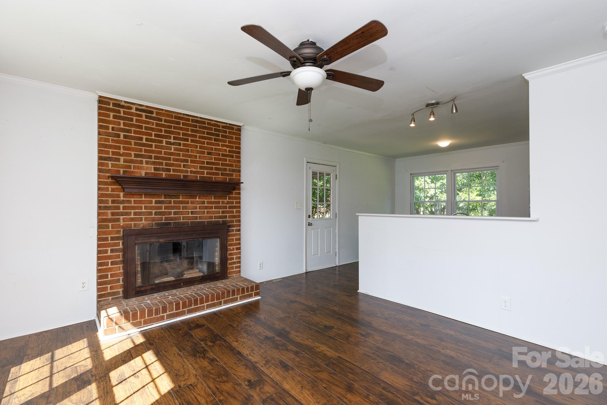 731 Level Street Property Photo 4