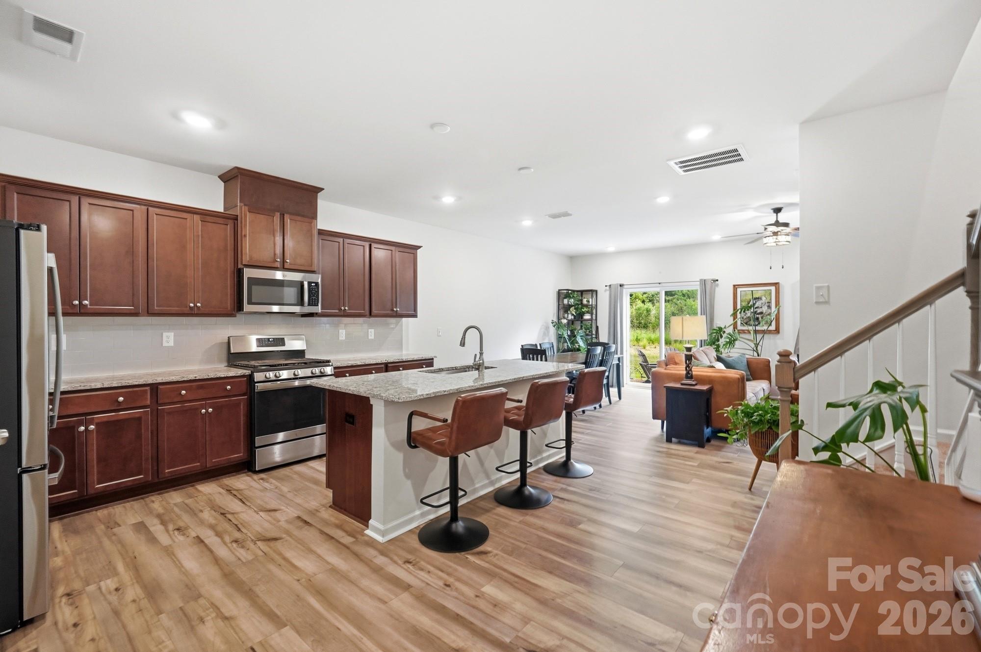 5243 Maynard Hill Drive Property Photo 4