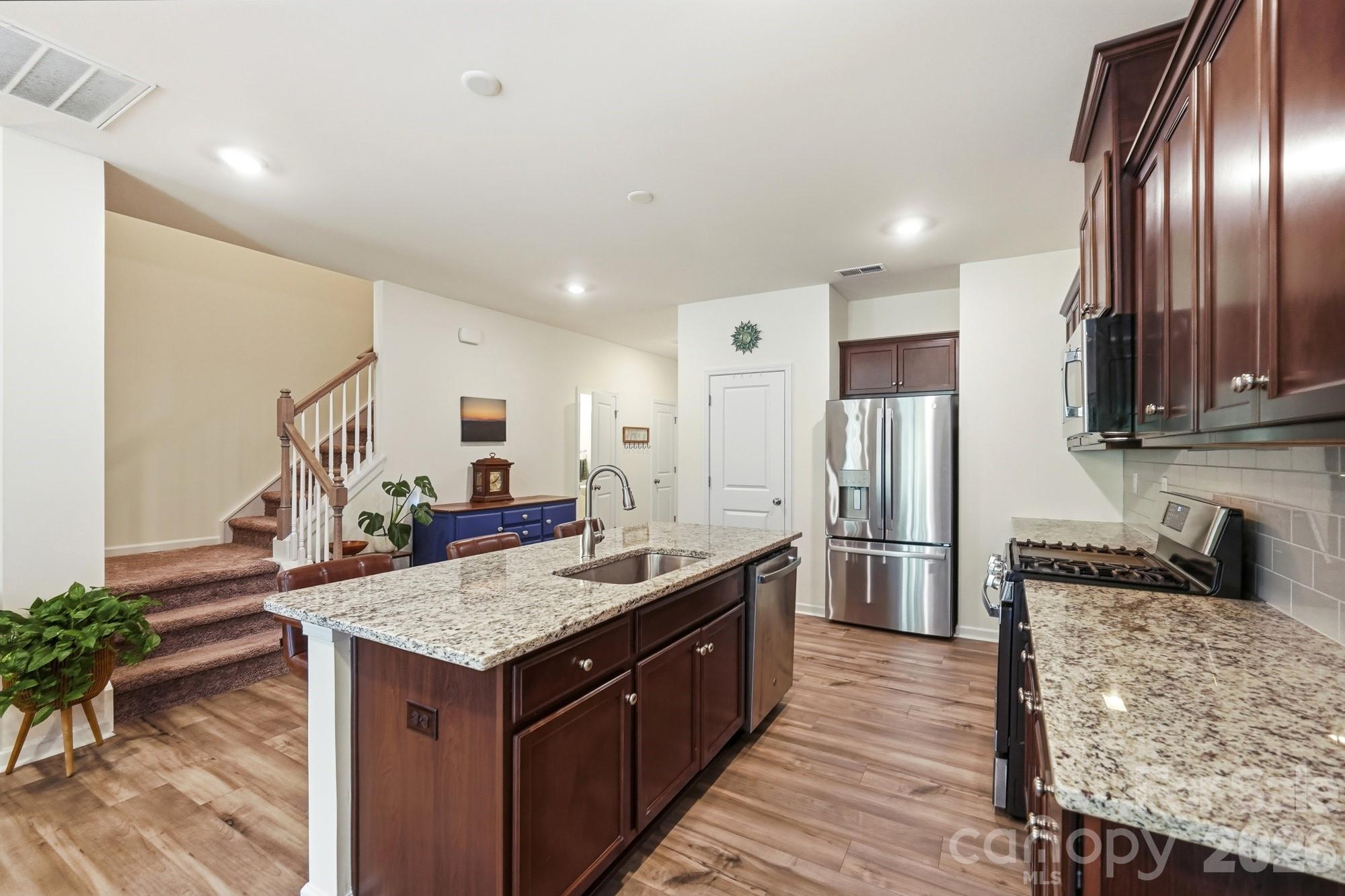 5243 Maynard Hill Drive Property Photo 7