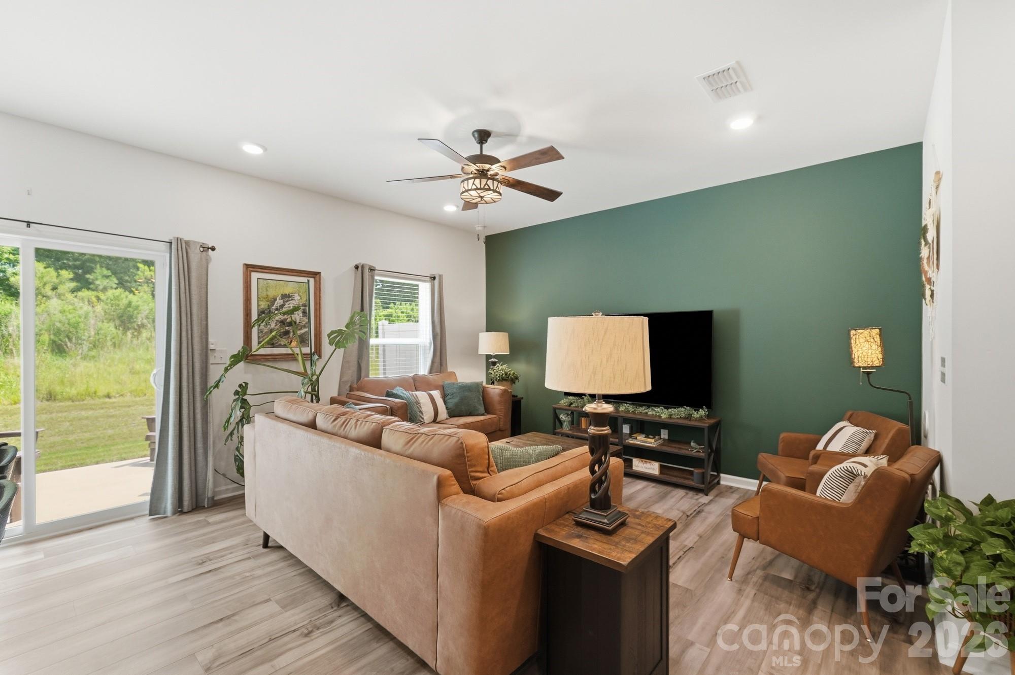 5243 Maynard Hill Drive Property Photo 12