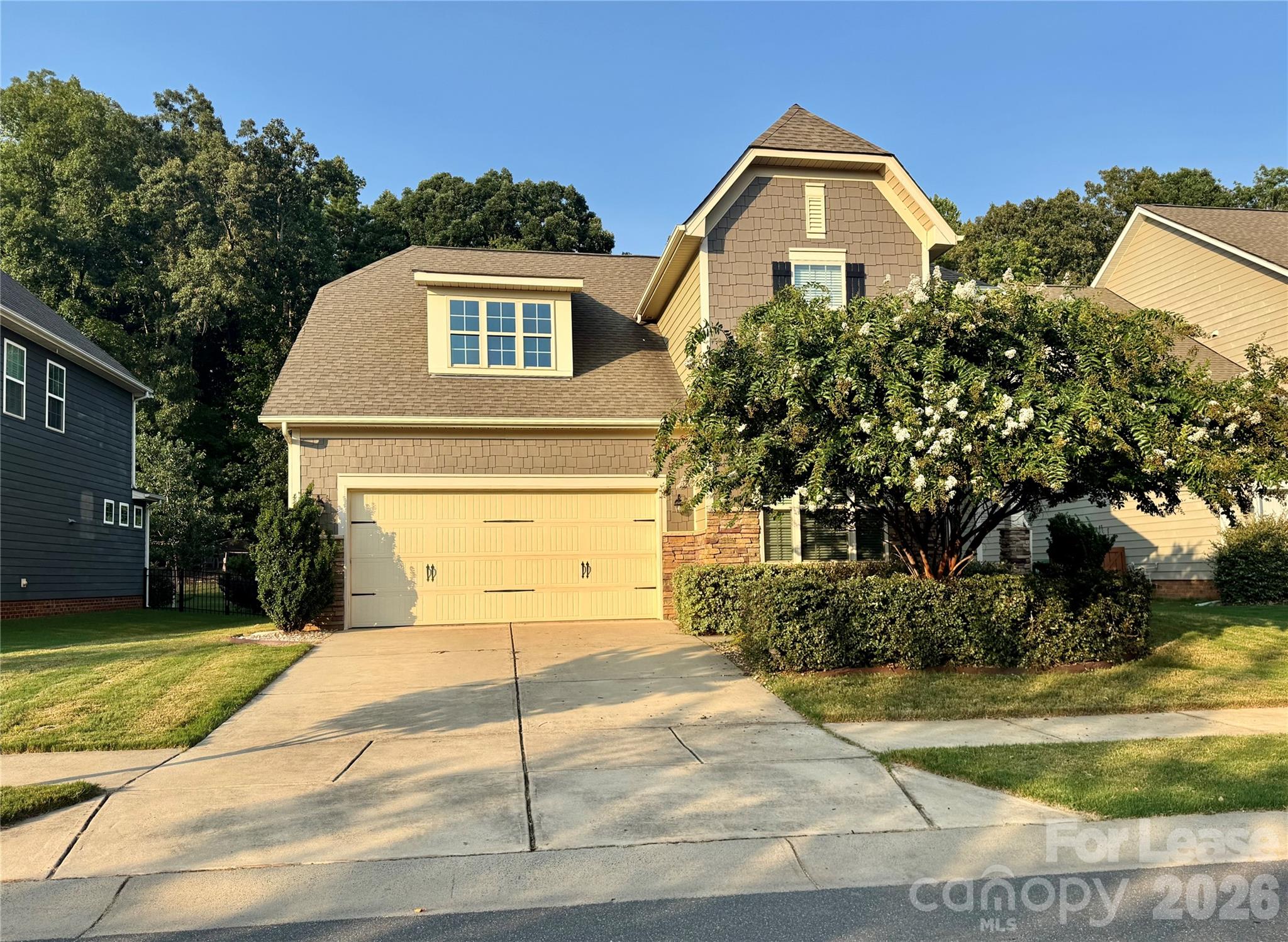4019 Oakmere Road Property Photo 1