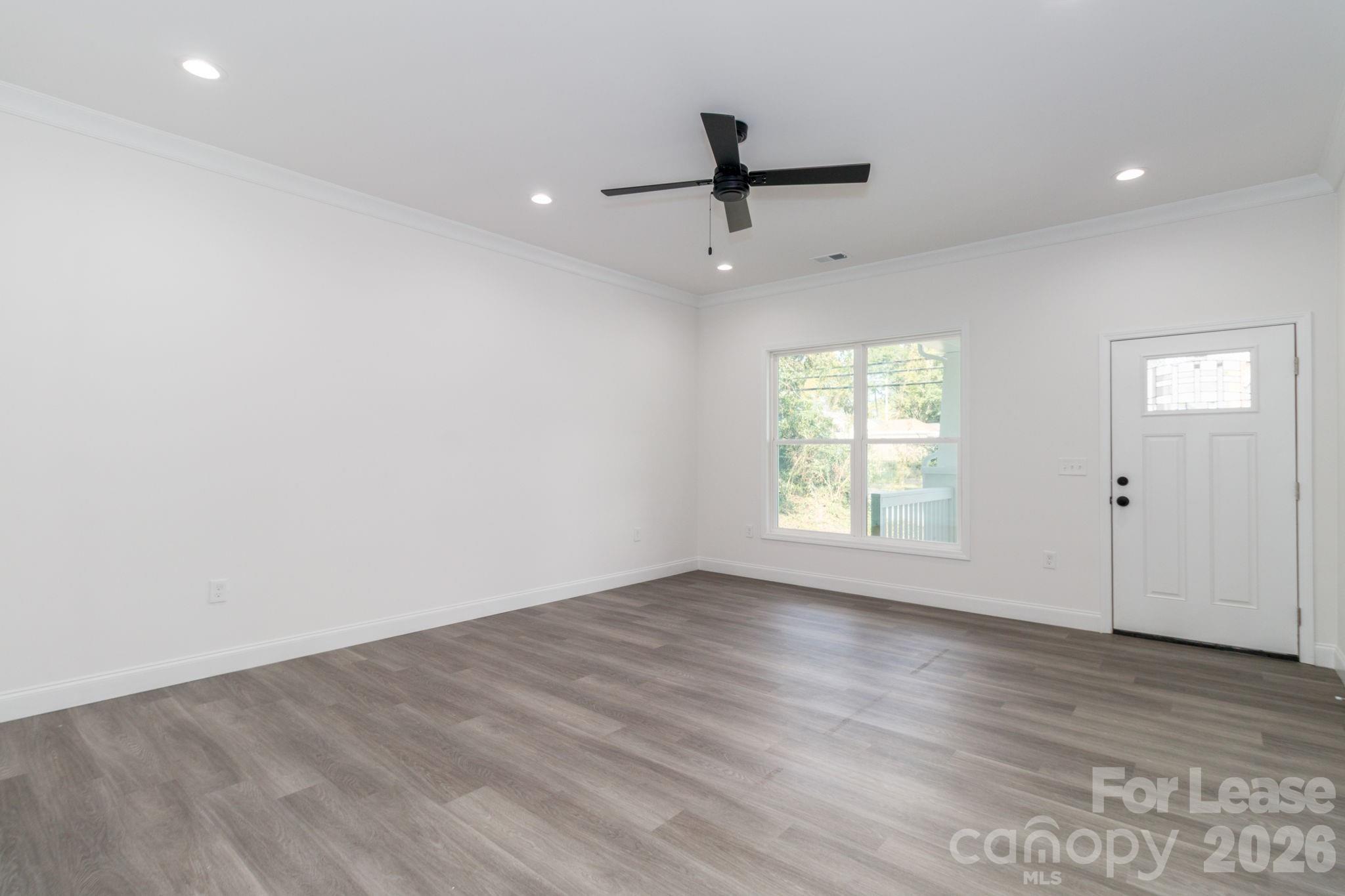 307 E Arch Street Property Photo 8