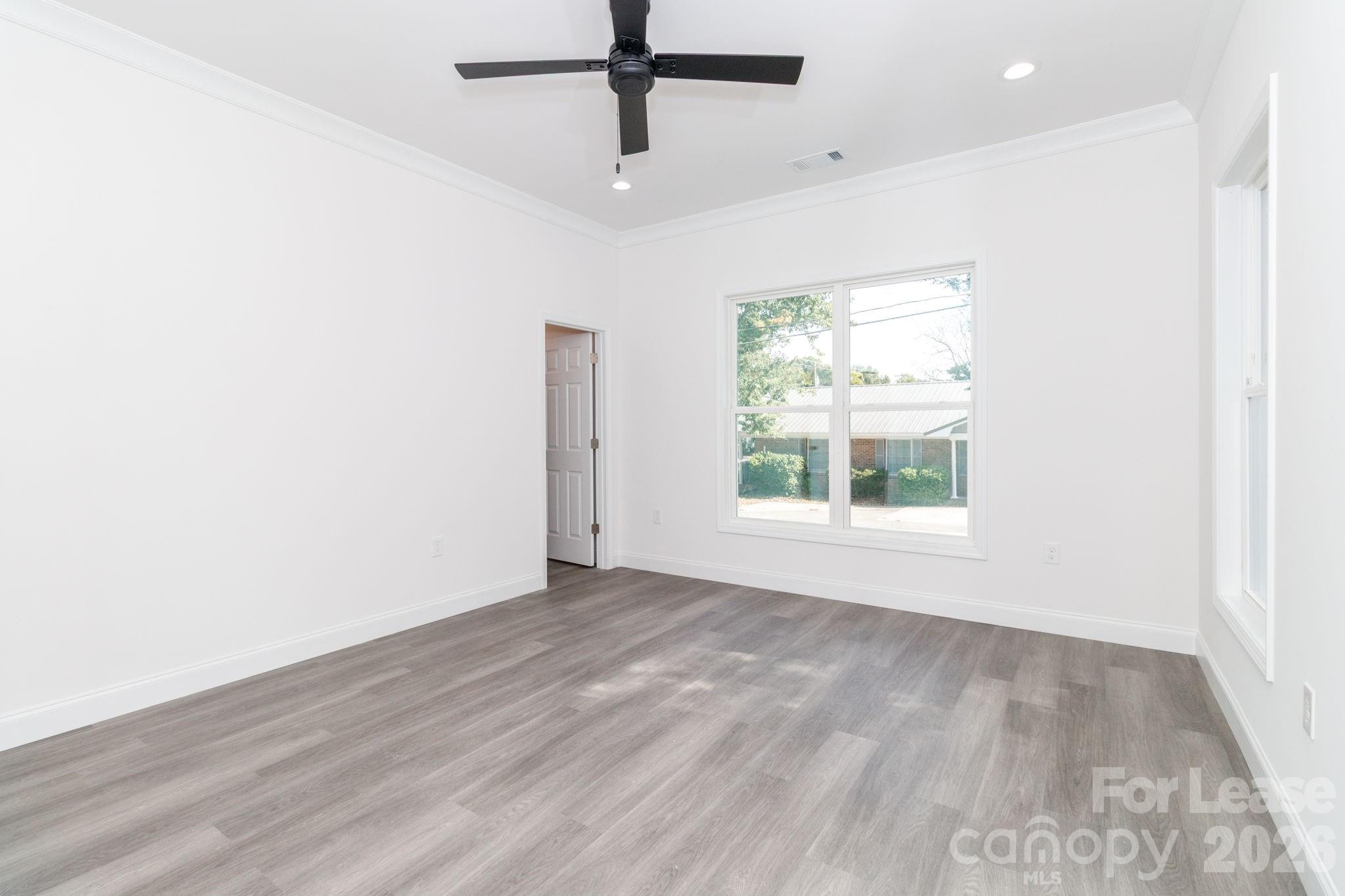 307 E Arch Street Property Photo 24