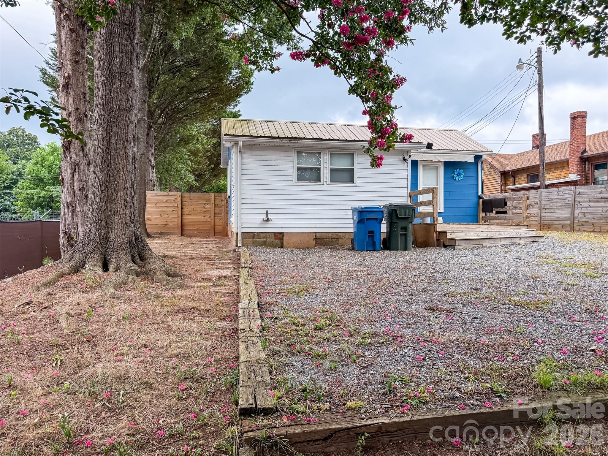 29 10th Street Property Photo 6