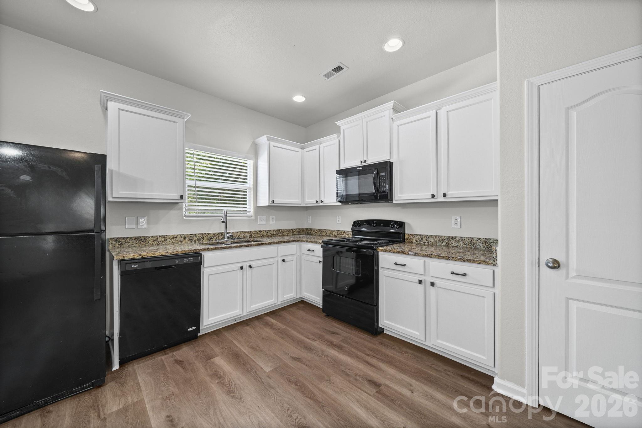 6013 Vista Woods Lane Property Photo 6