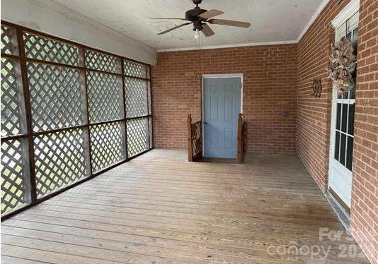 206 W Welsh Street Property Photo 23