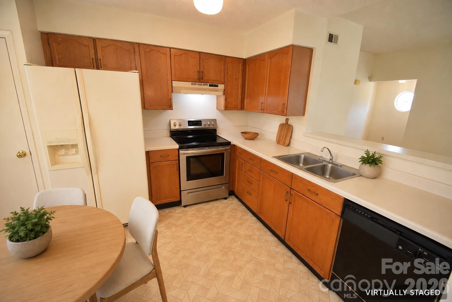 5014 Jade Court Property Photo 9