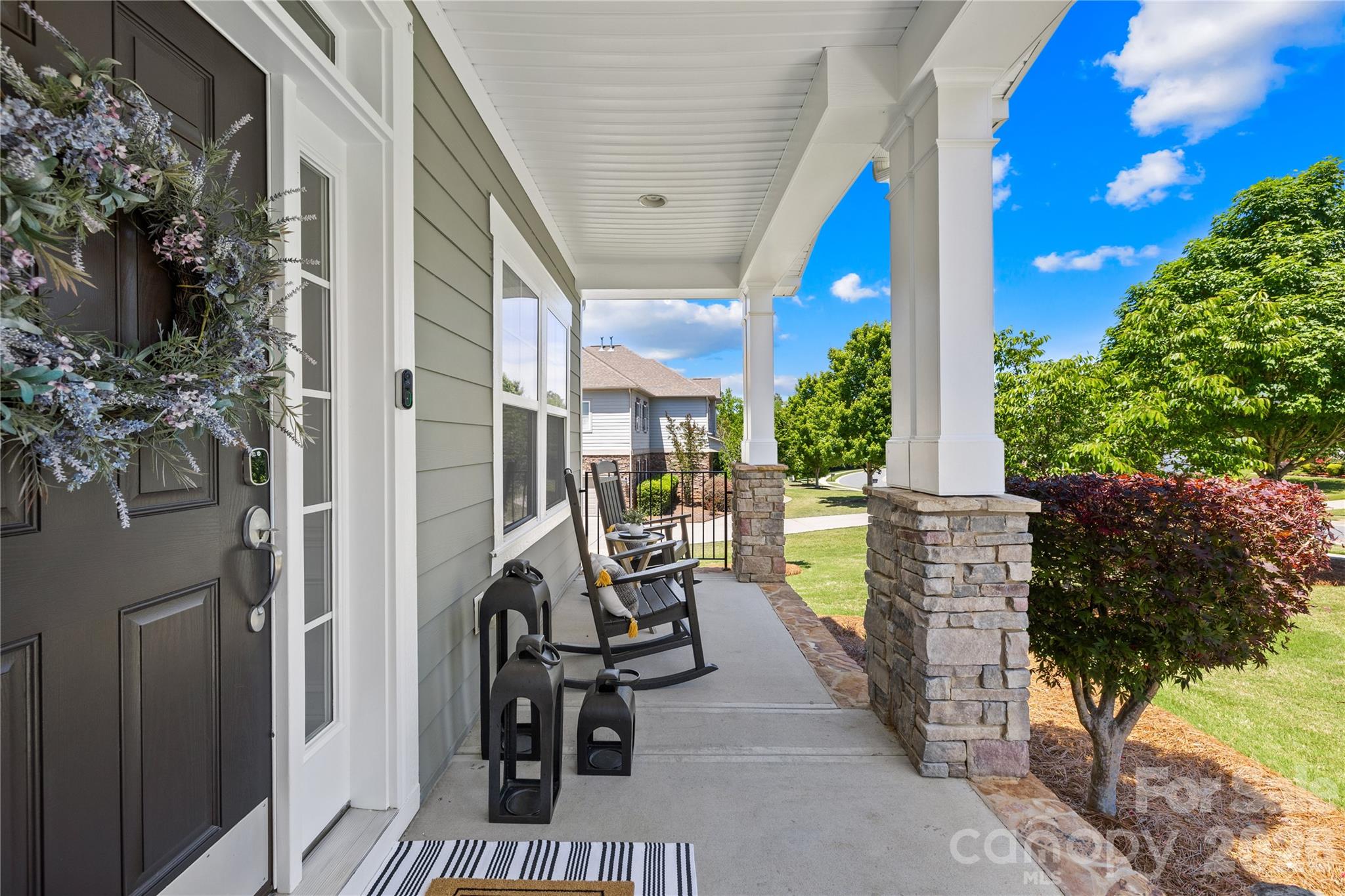 2105 Madeira Circle Property Photo 4