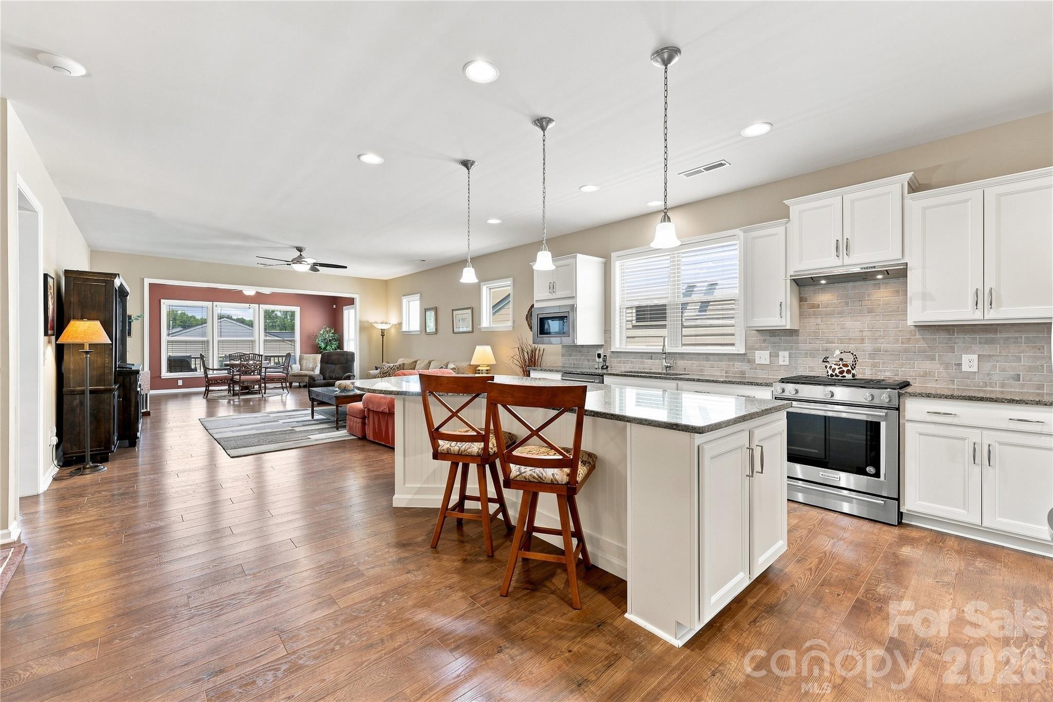 689 Birchway Drive Property Photo 8