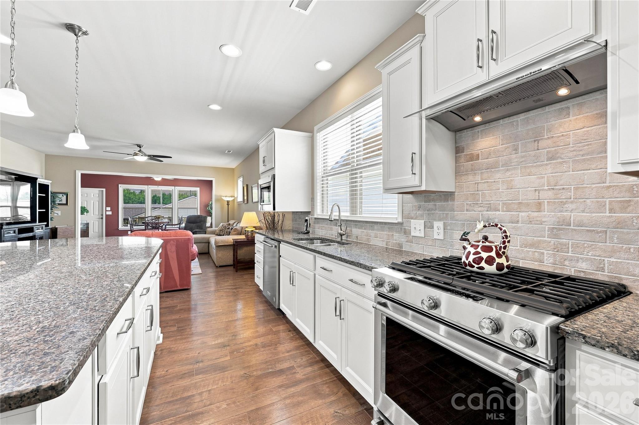 689 Birchway Drive Property Photo 12