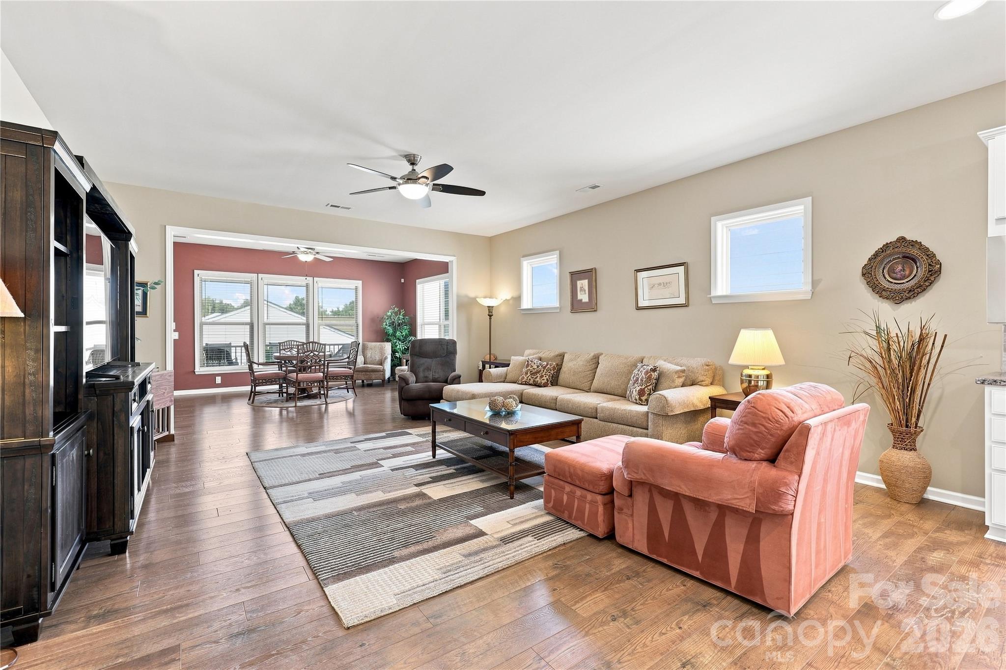 689 Birchway Drive Property Photo 16