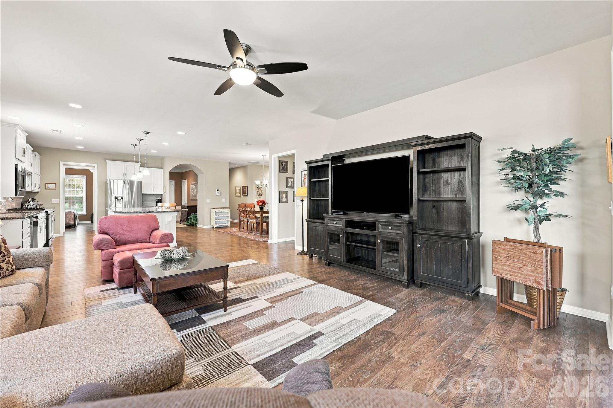 689 Birchway Drive Property Photo 18