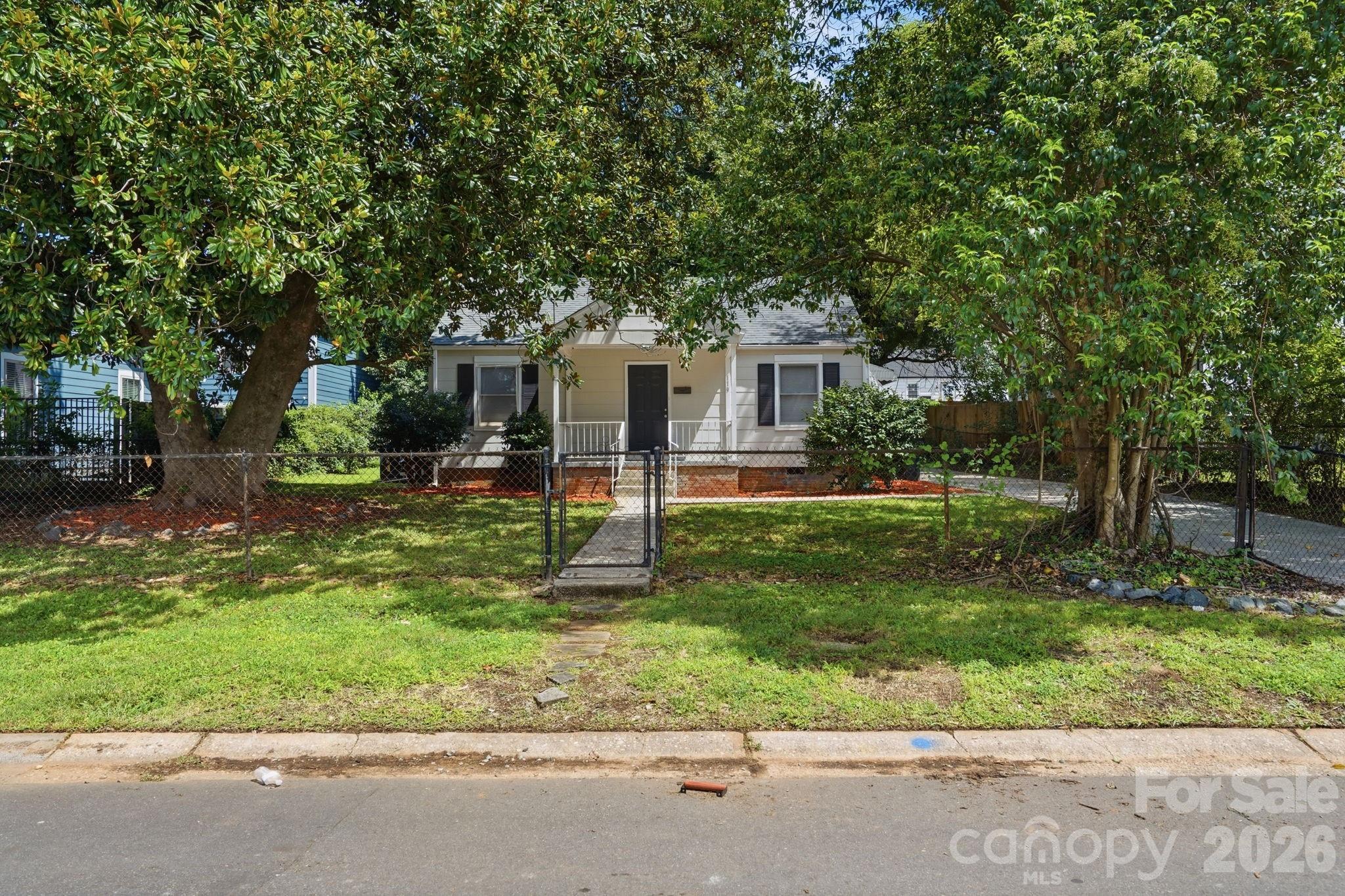 119 S Gregg Street Property Photo 2