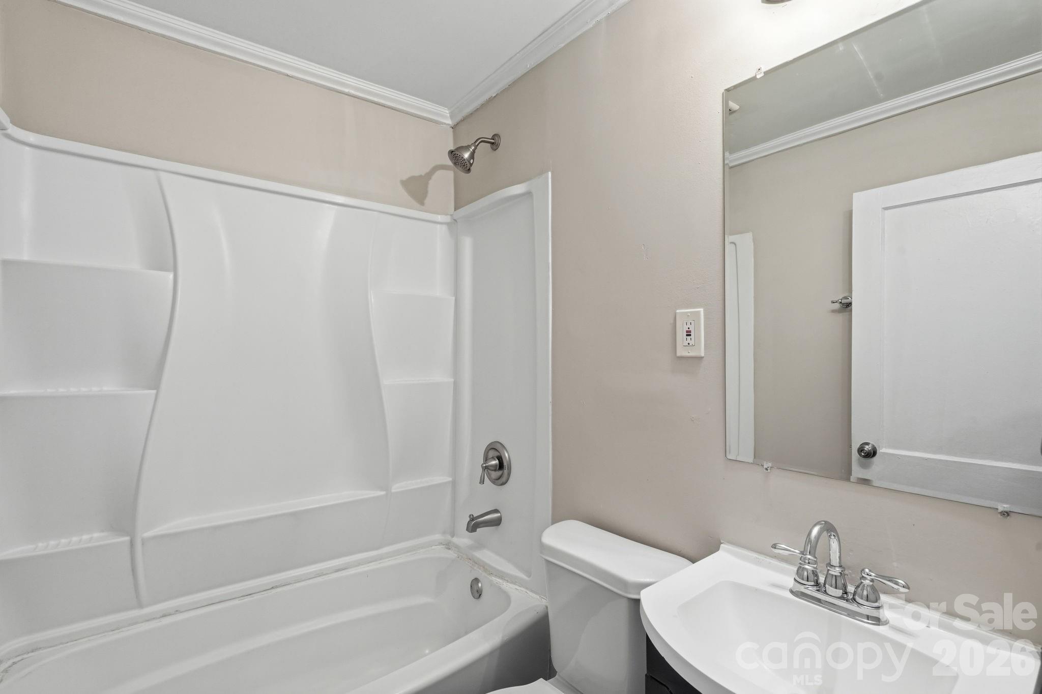119 S Gregg Street Property Photo 17