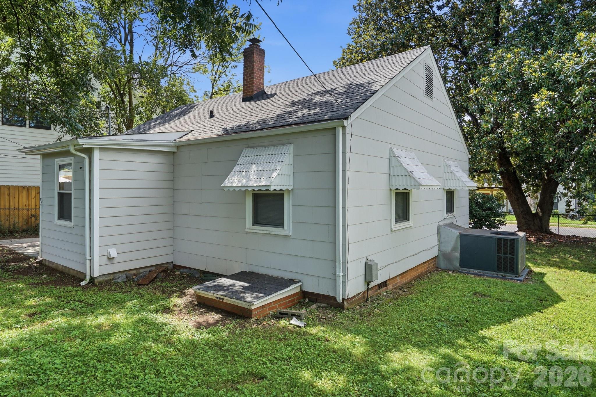 119 S Gregg Street Property Photo 22