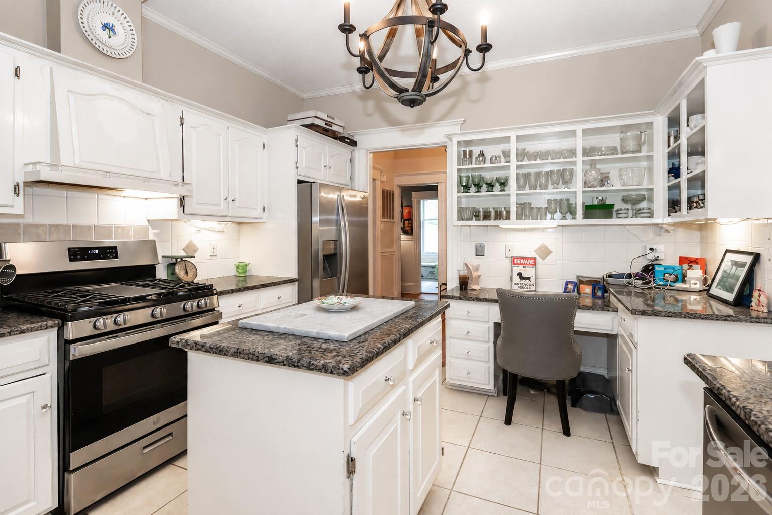 804 E Broad Street Property Photo 19
