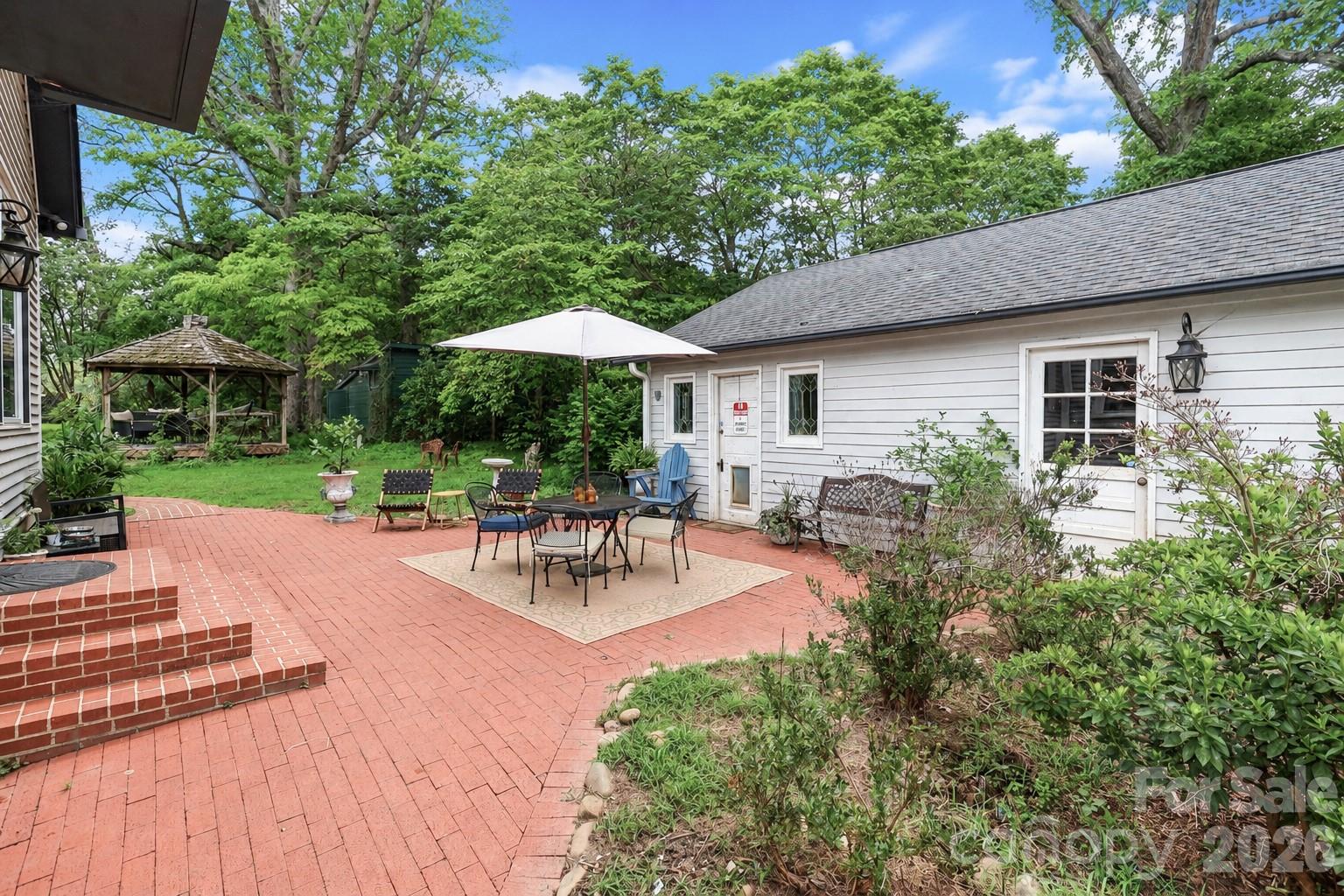 804 E Broad Street Property Photo 40