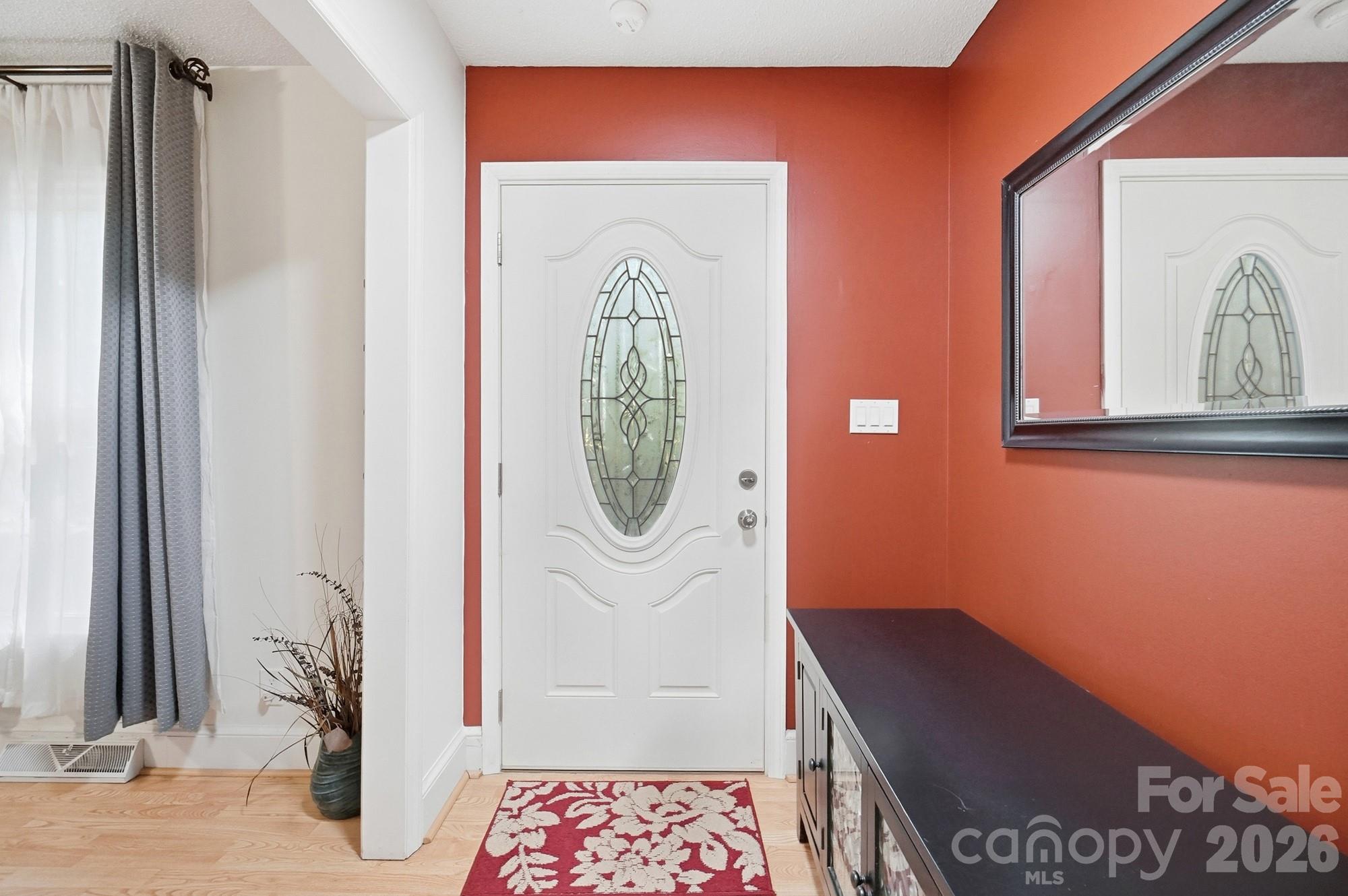 2818 Castlebrook Drive Property Photo 8
