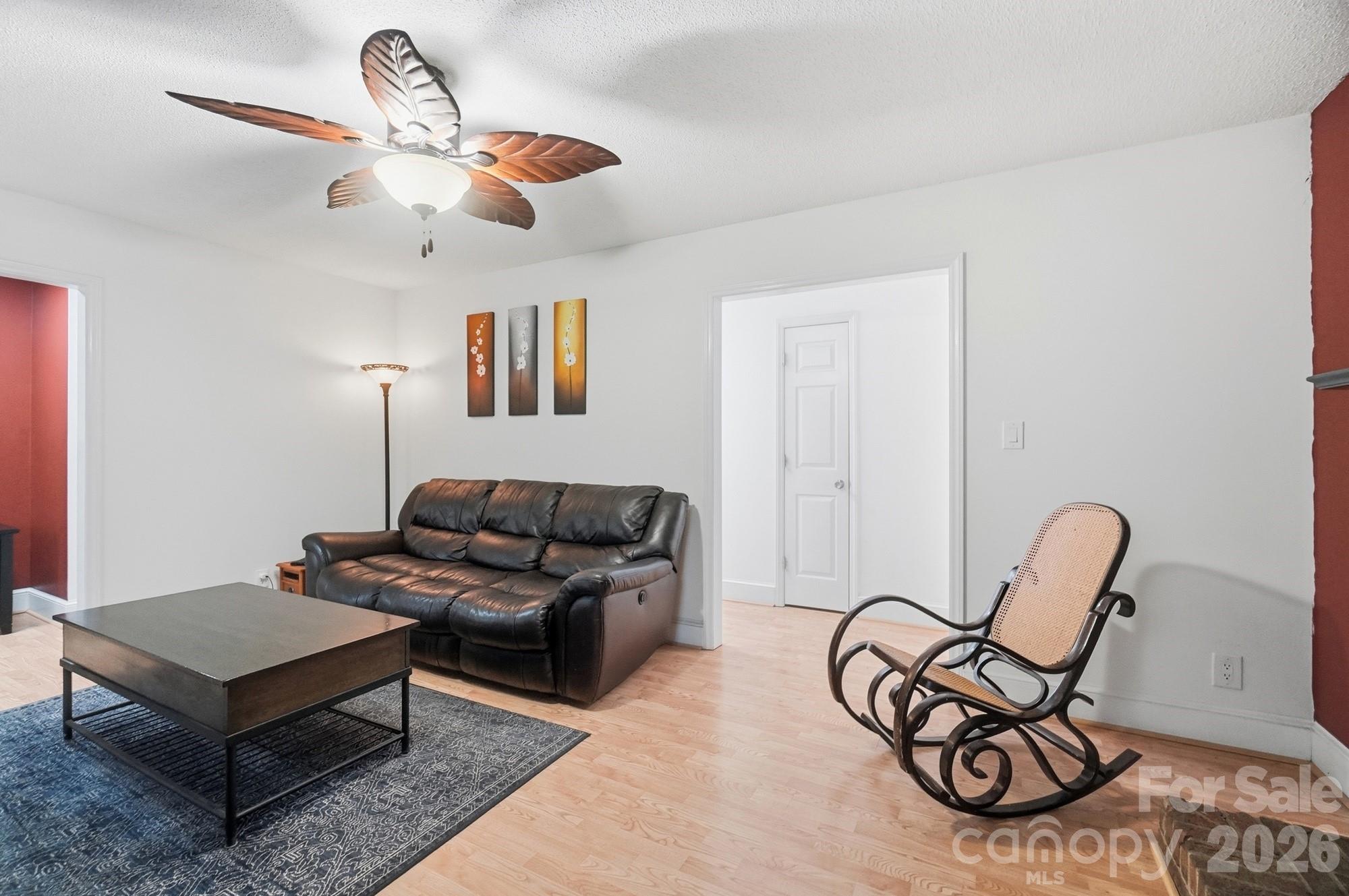 2818 Castlebrook Drive Property Photo 13