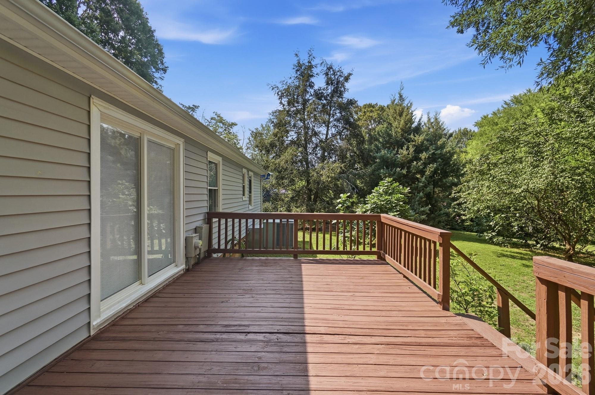 2818 Castlebrook Drive Property Photo 38