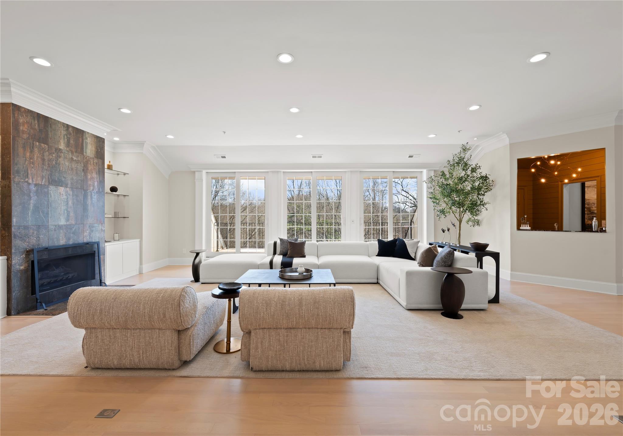 974 Queens Road Property Photo 4