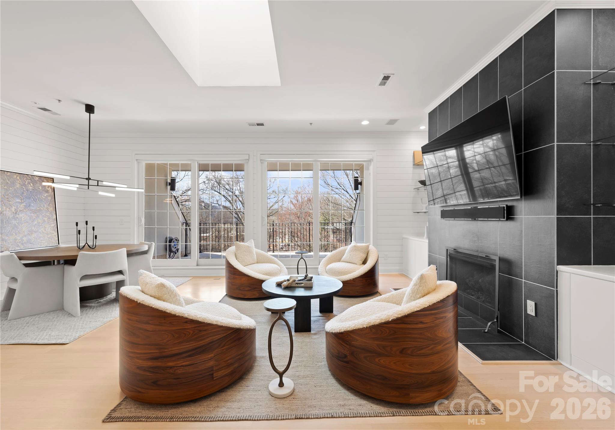 974 Queens Road Property Photo 8