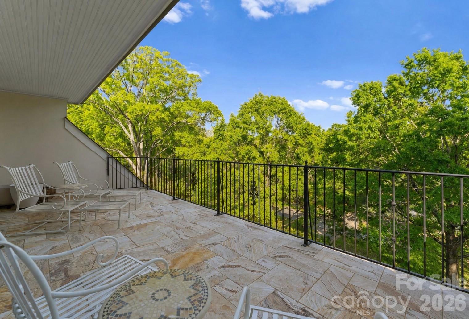 974 Queens Road Property Photo 10