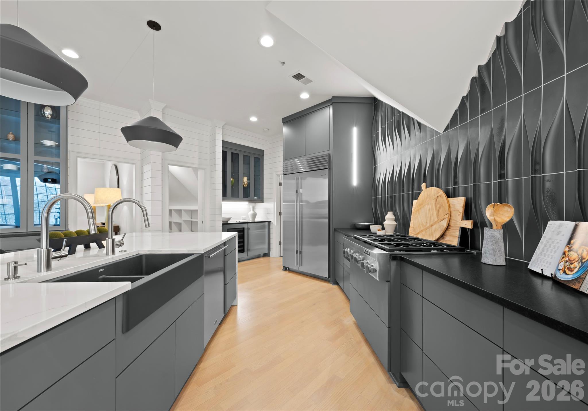 974 Queens Road Property Photo 16