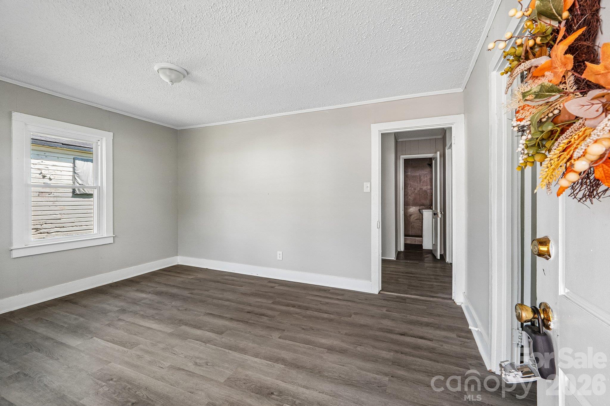 611 Clarinda Street Property Photo 9