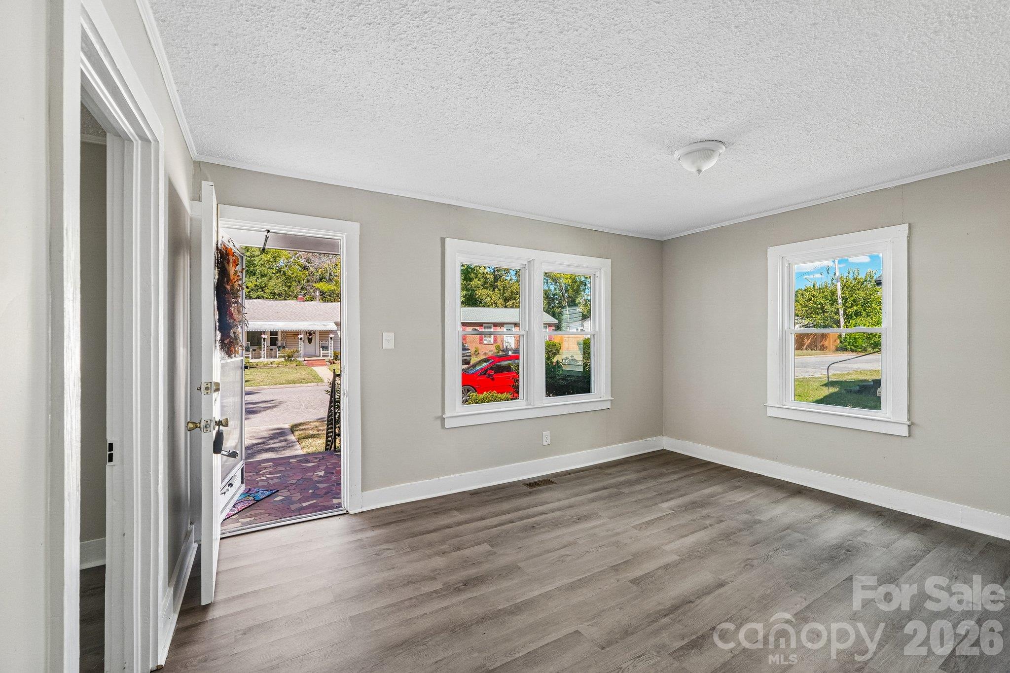 611 Clarinda Street Property Photo 12