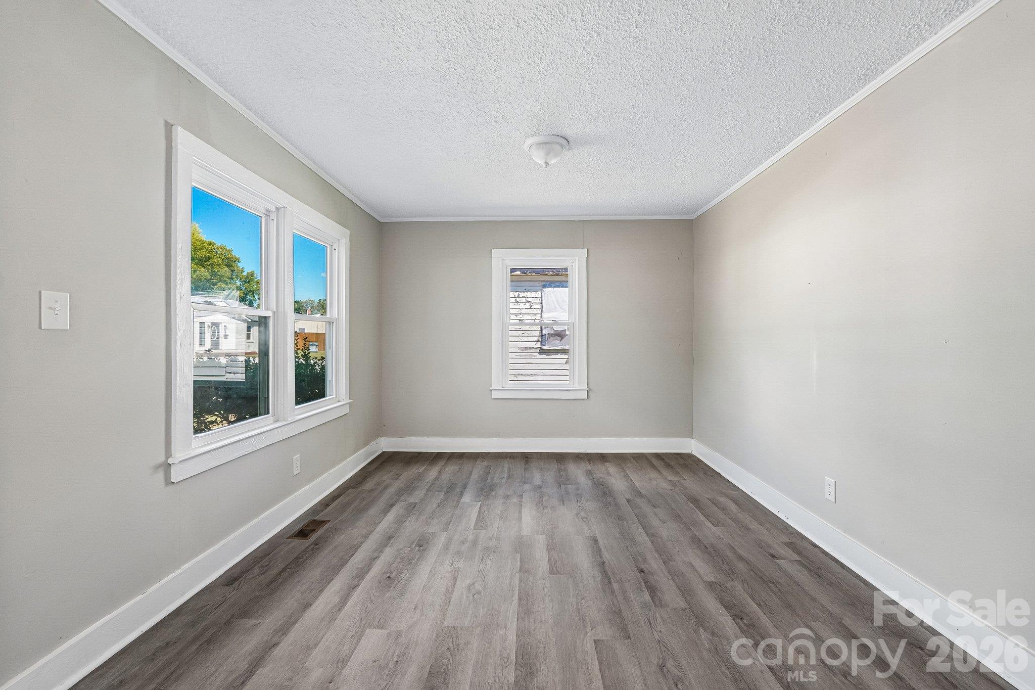 611 Clarinda Street Property Photo 13