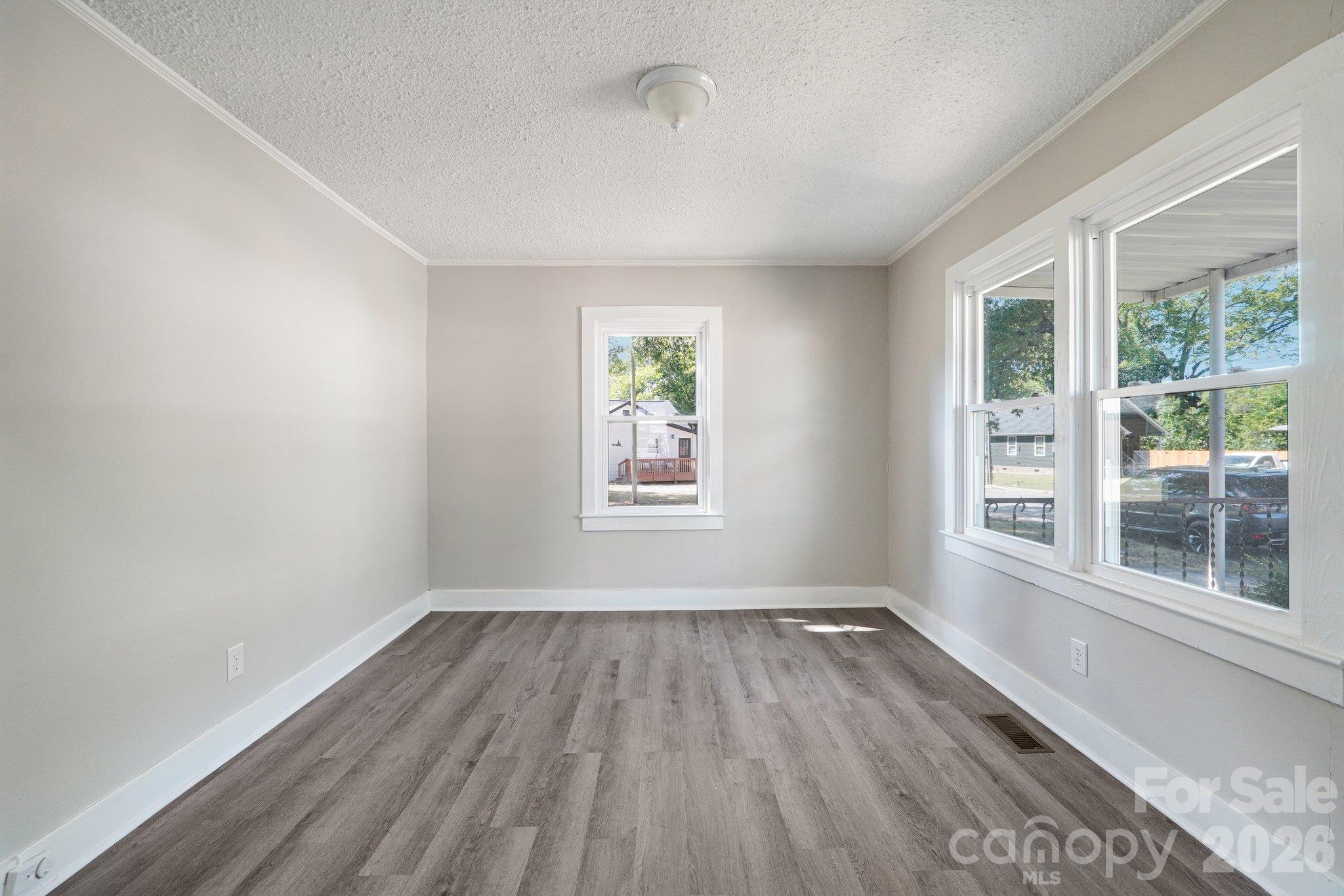 611 Clarinda Street Property Photo 14