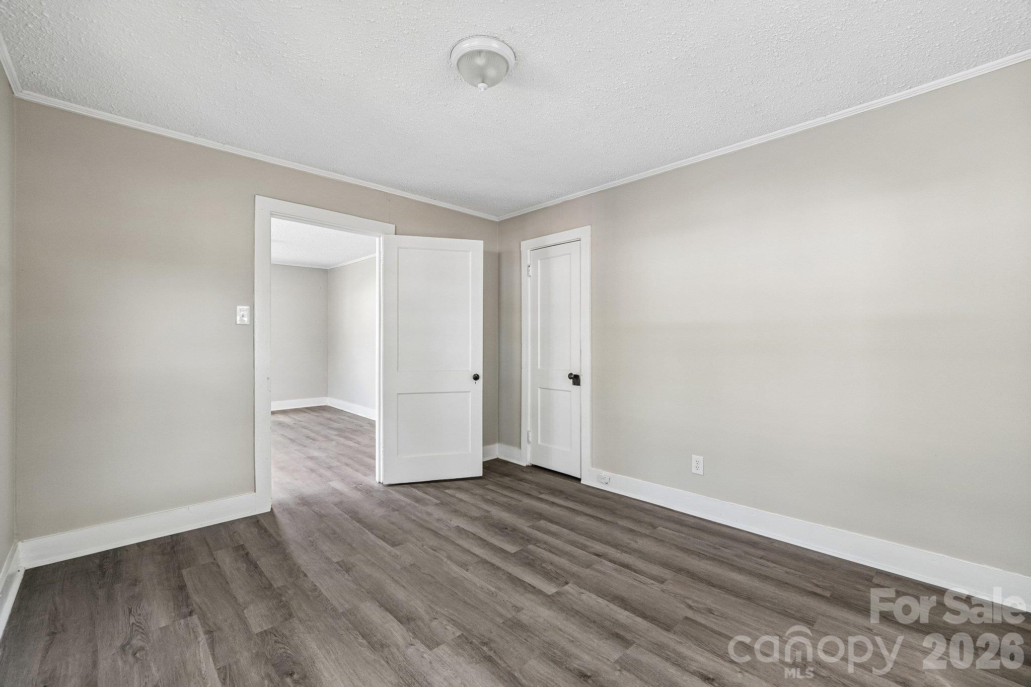 611 Clarinda Street Property Photo 16
