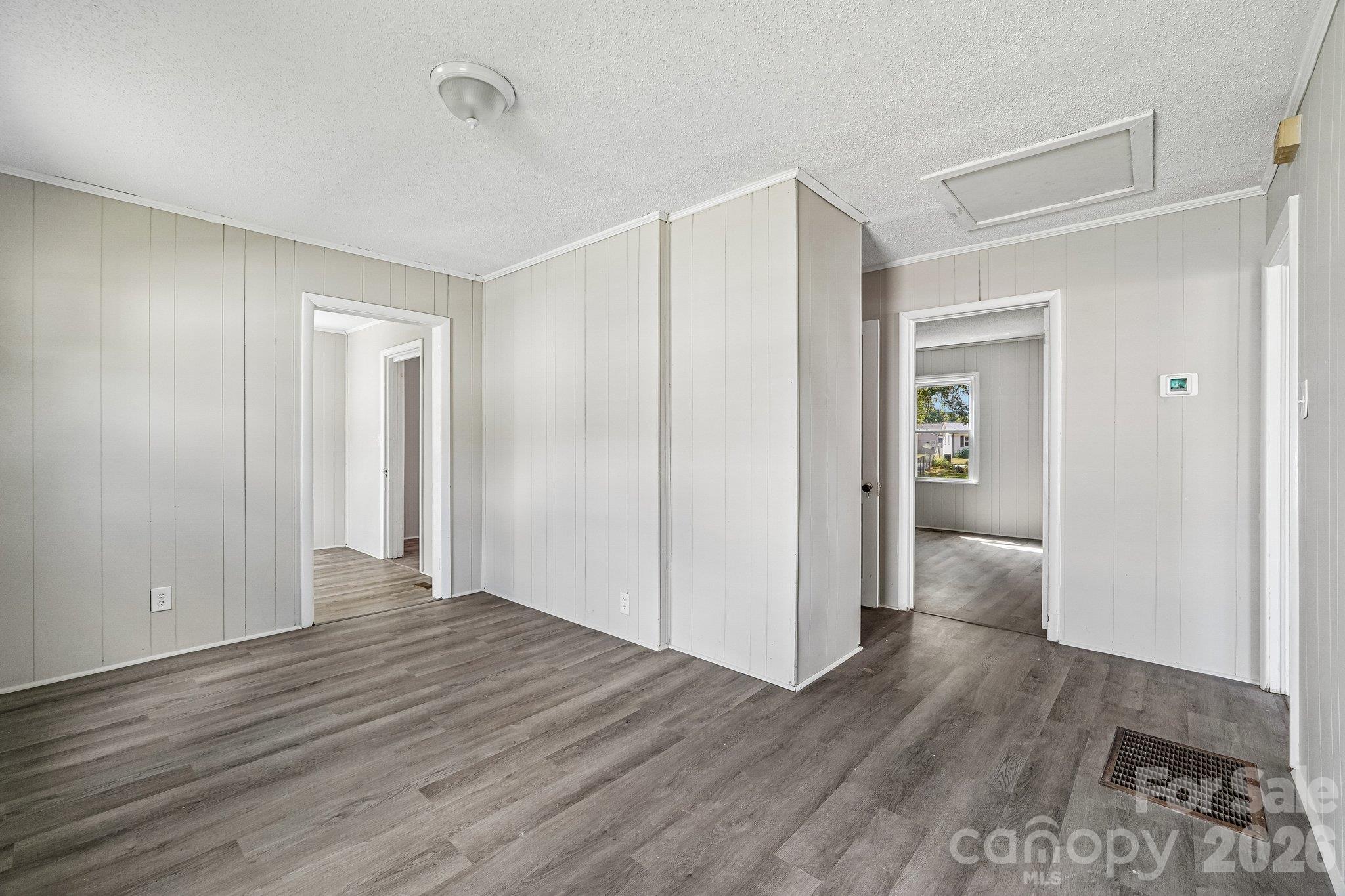 611 Clarinda Street Property Photo 19