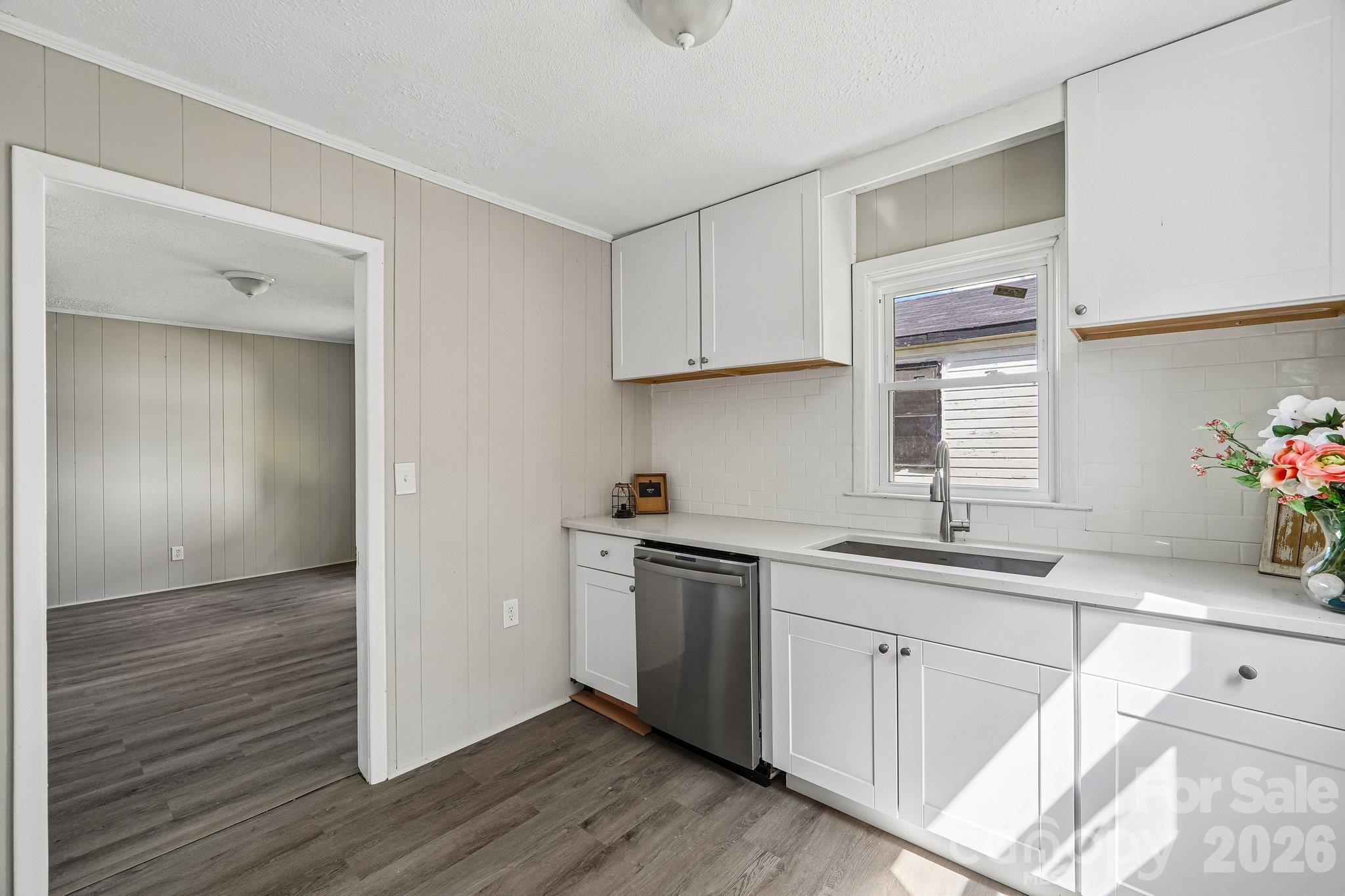 611 Clarinda Street Property Photo 25