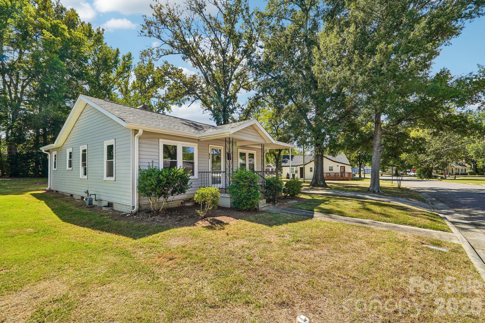 611 Clarinda Street Property Photo 30