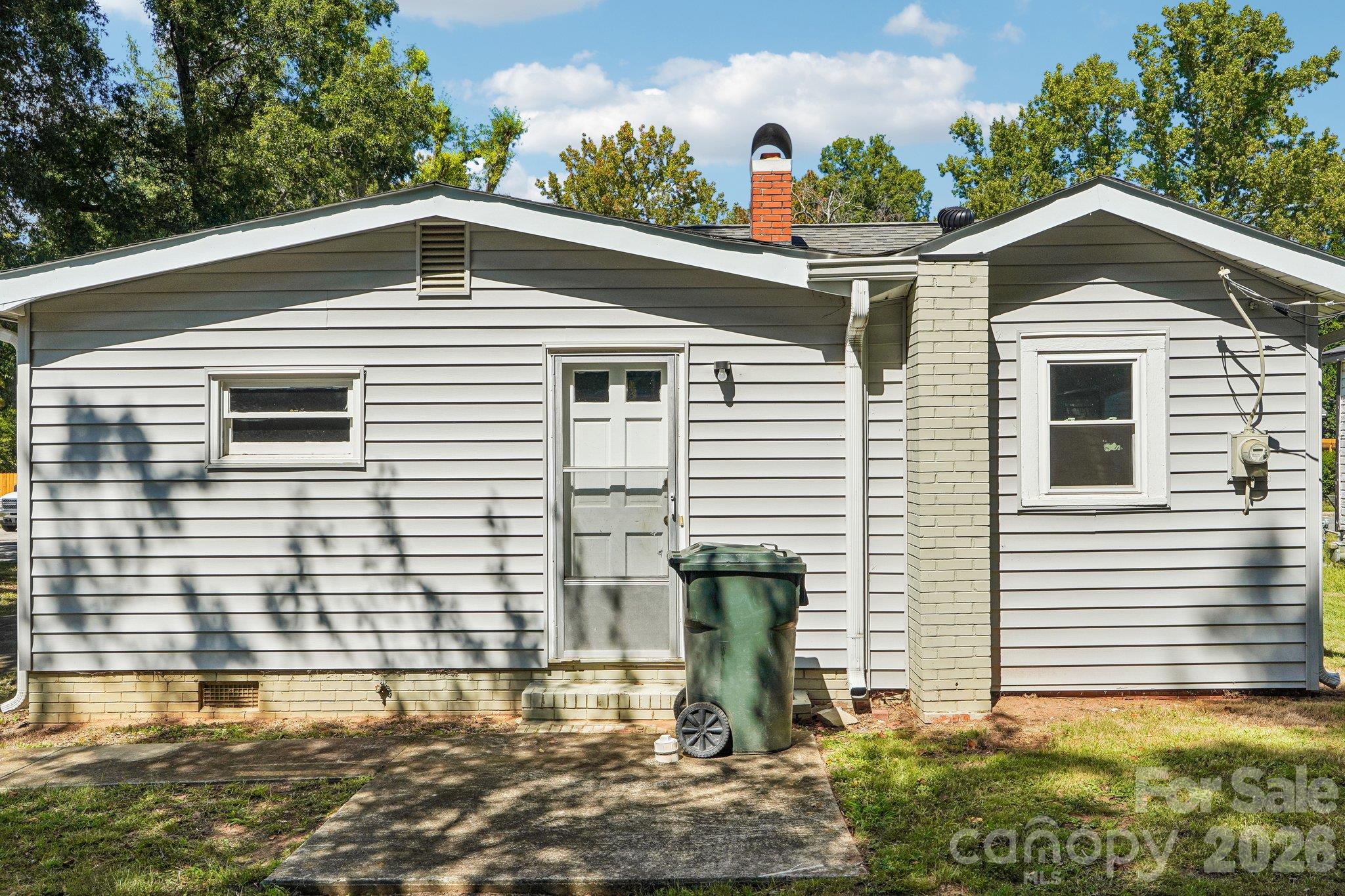 611 Clarinda Street Property Photo 32
