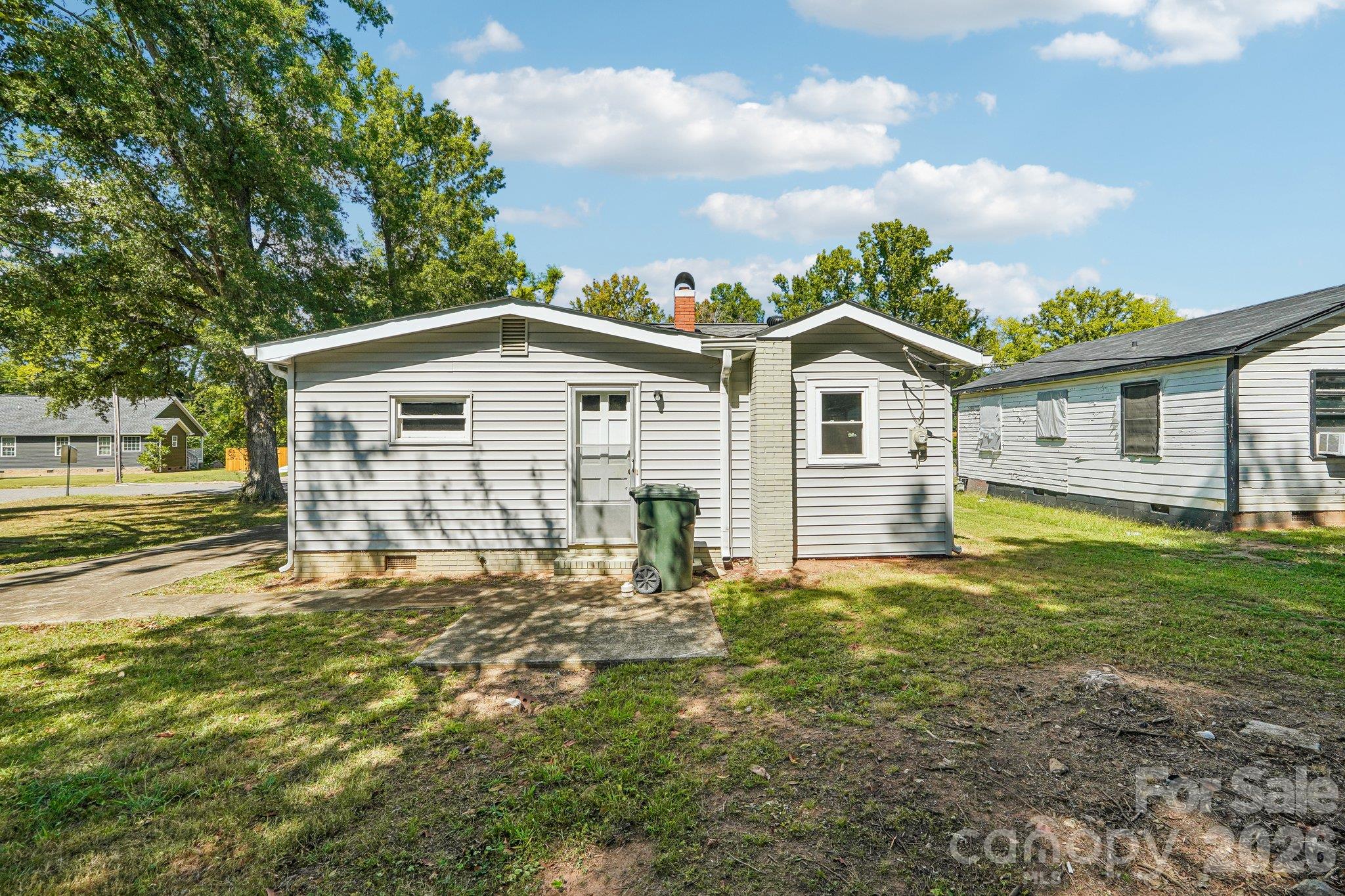 611 Clarinda Street Property Photo 33