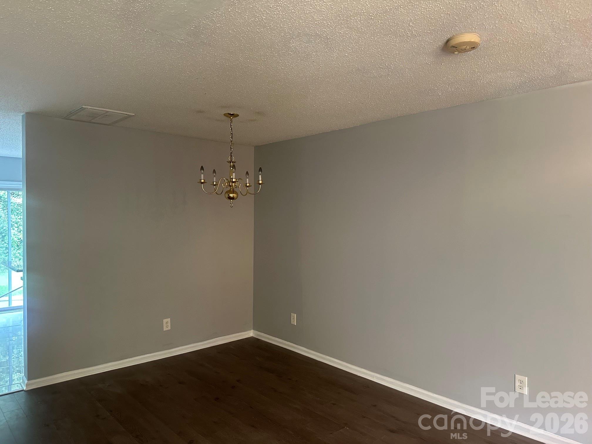5209 Ficus Tree Lane Property Photo 3