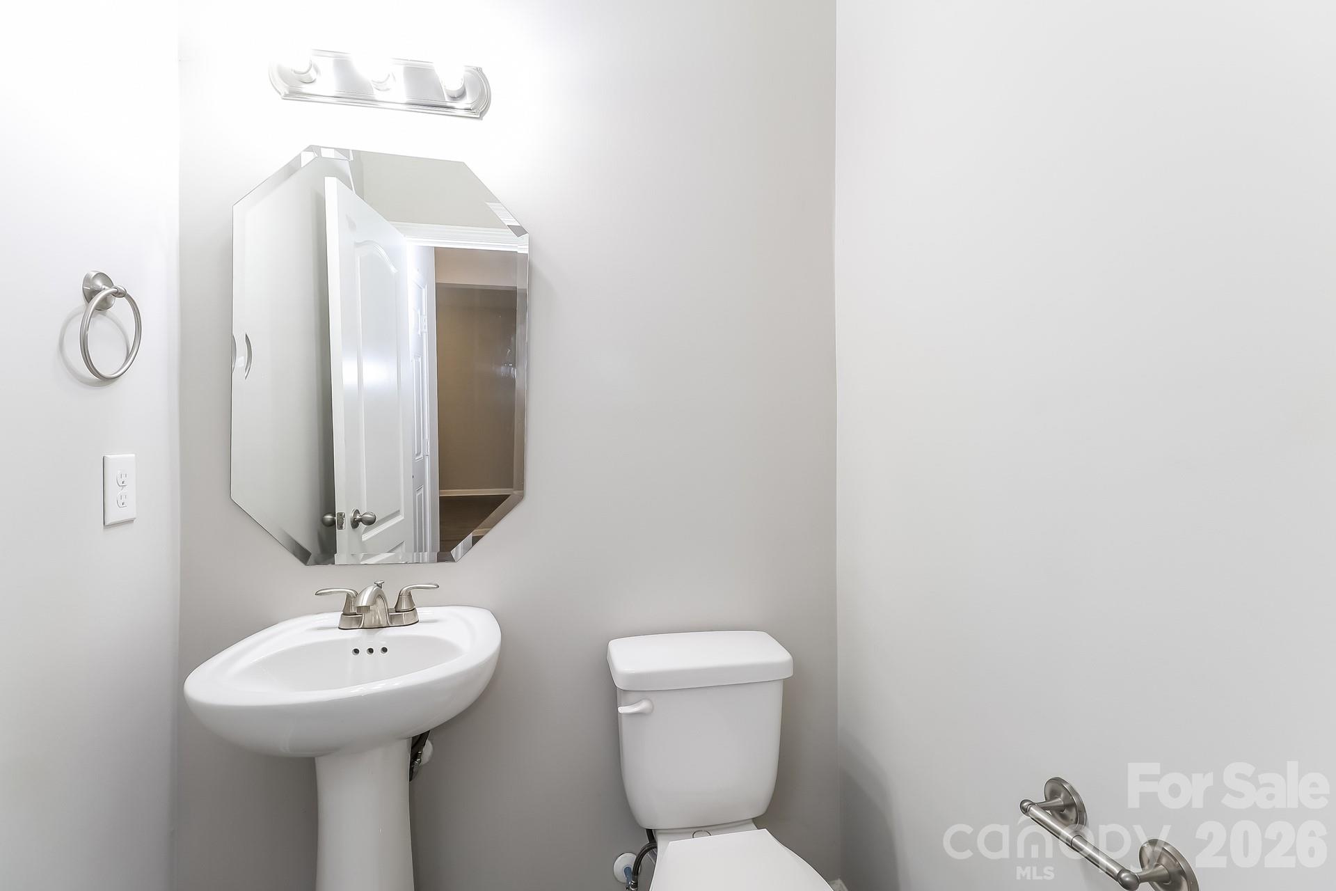 6237 Sydney Mae Lane Property Photo 18